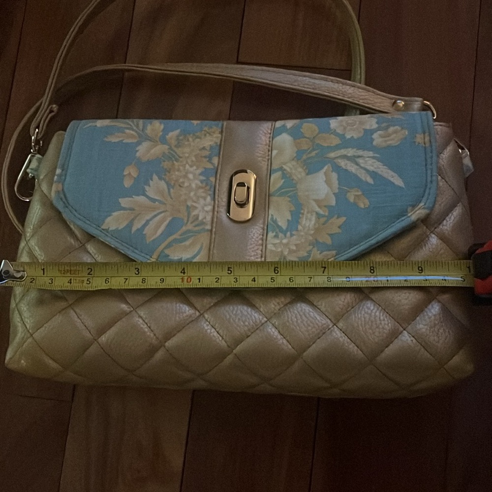 Vintage handmade repurposed pocketbook - Picture 2 of 9